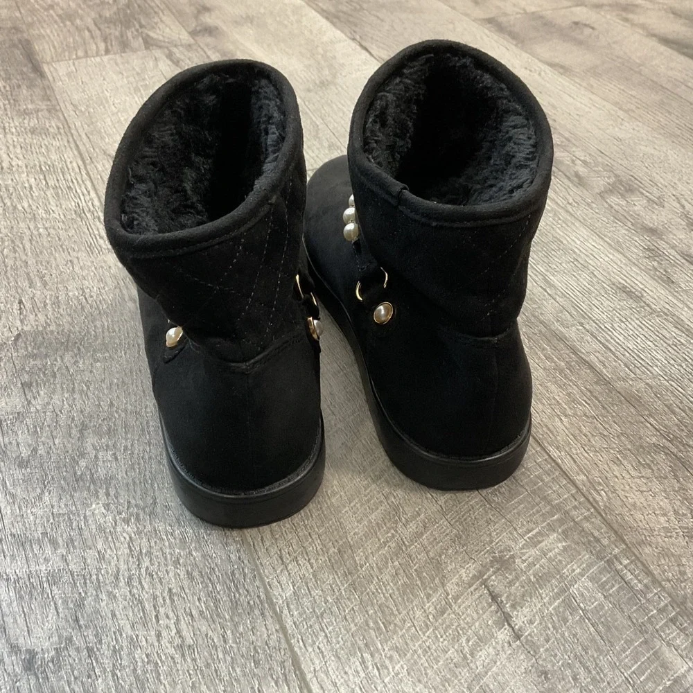 UNISA Black Faux Suede Fur Ankle Boots Pearls Embellished Women's Size 9.5M